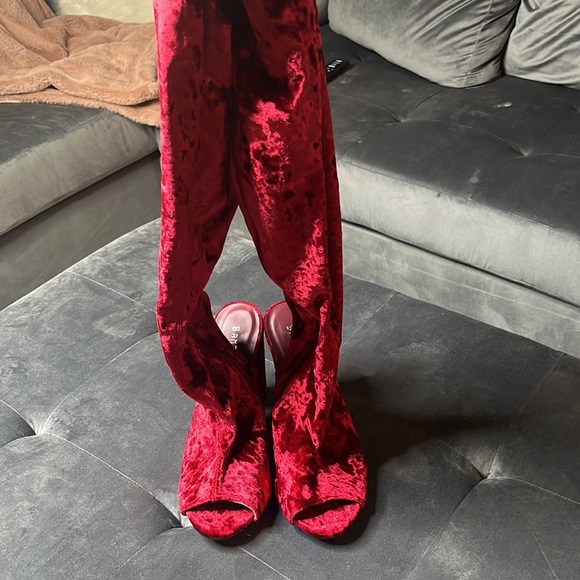 Red Velvet over the knee boots - Picture 3 of 4